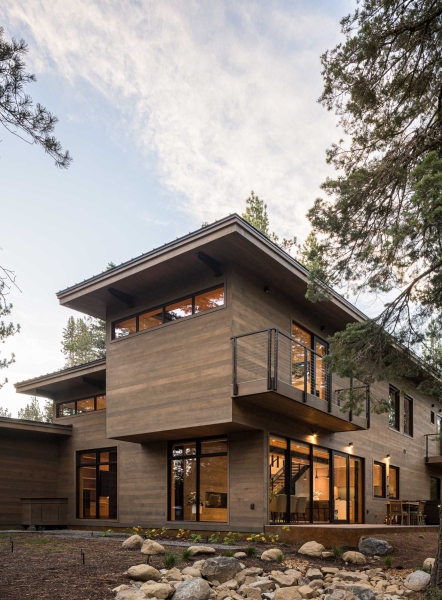 An Intentionally Muted Yet Refined Palette Of Natural Materials For A Home In Lake Tahoe