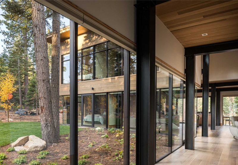 An Intentionally Muted Yet Refined Palette Of Natural Materials For A Home In Lake Tahoe