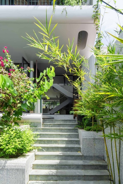 Plants Cascade Down The Exterior Of This New Home