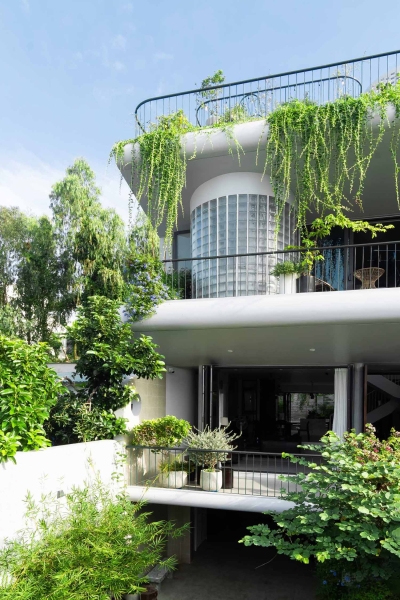 Plants Cascade Down The Exterior Of This New Home