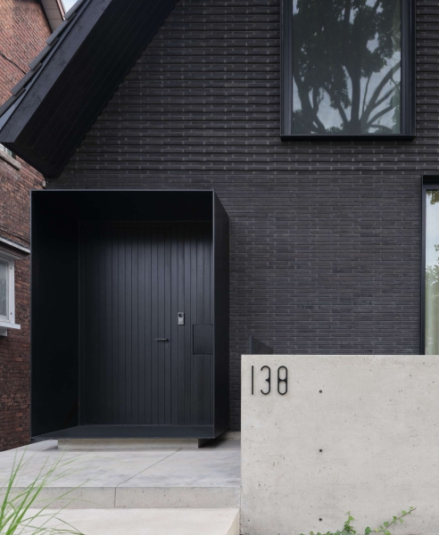 Dark Meets Light in This Moody, Skylit Toronto Home