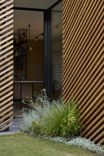 How A Wood Screen Turned This Home Extension Into A Design Showpiece