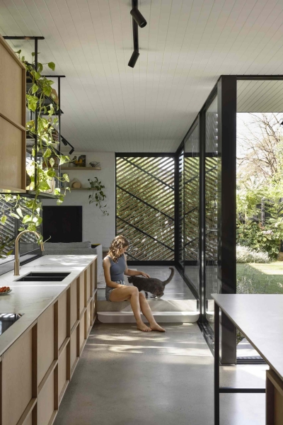 How A Wood Screen Turned This Home Extension Into A Design Showpiece