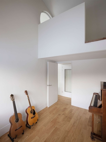 Inside a Quietly Modern Home Inspired by Rural Sheds
