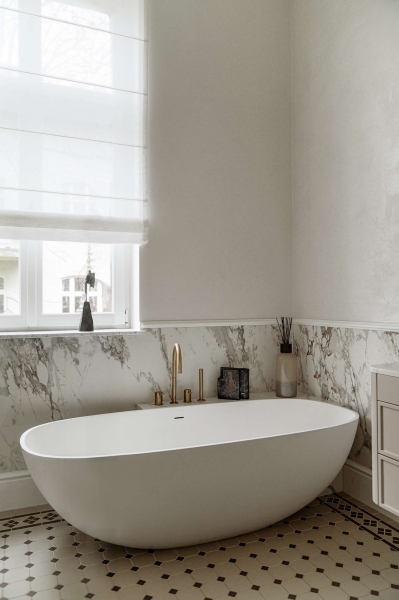 Inside an apartment where art meets soft minimalism