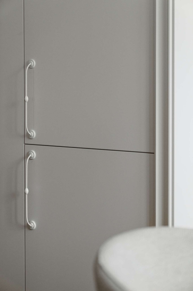 Inside an apartment where art meets soft minimalism