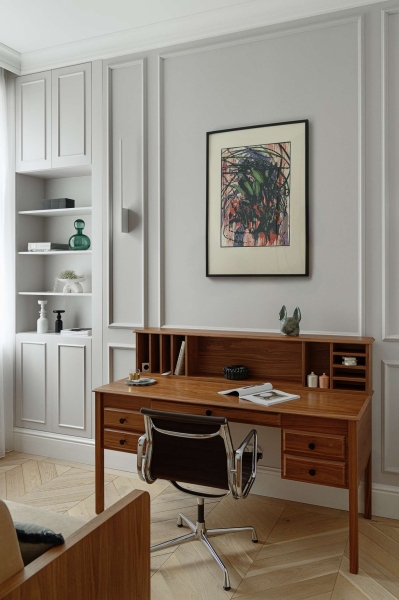 Inside an apartment where art meets soft minimalism