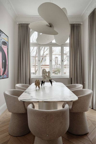 Inside an apartment where art meets soft minimalism
