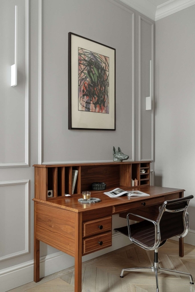 Inside an apartment where art meets soft minimalism