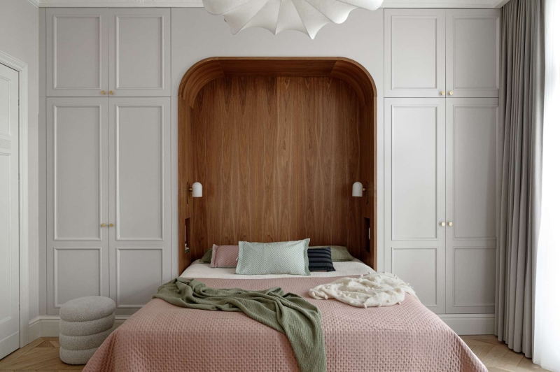 Inside an apartment where art meets soft minimalism