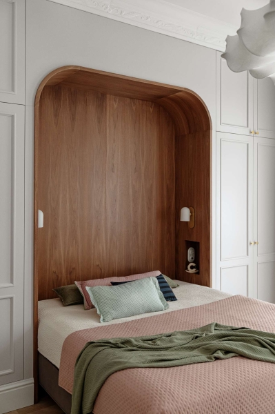 Inside an apartment where art meets soft minimalism
