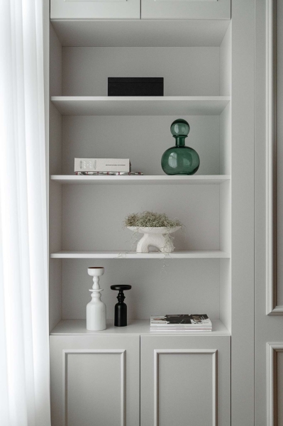 Inside an apartment where art meets soft minimalism