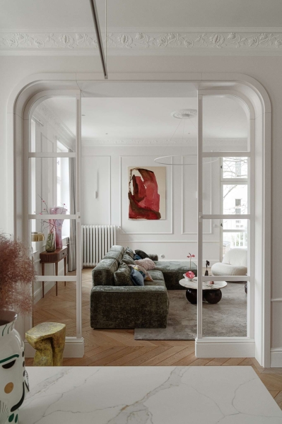 Inside an apartment where art meets soft minimalism