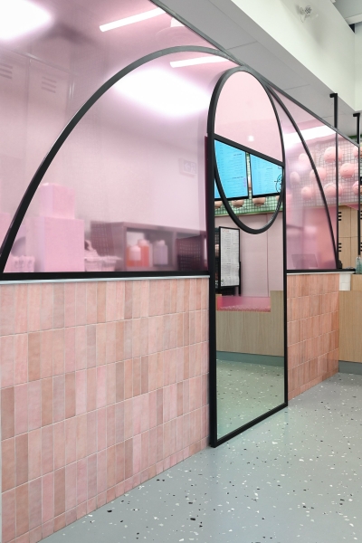 This bubble tea shop looks like a mini basketball court