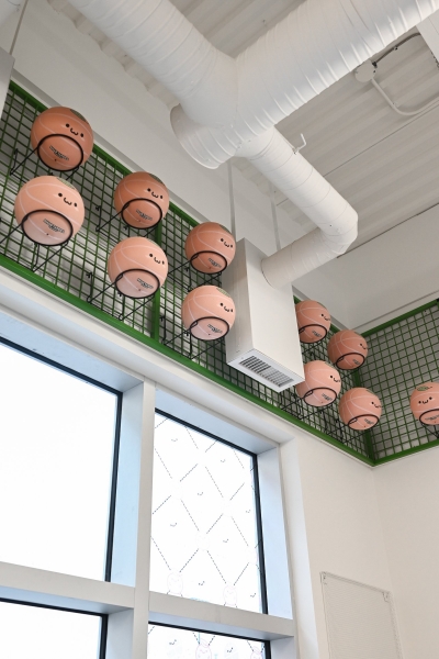This bubble tea shop looks like a mini basketball court