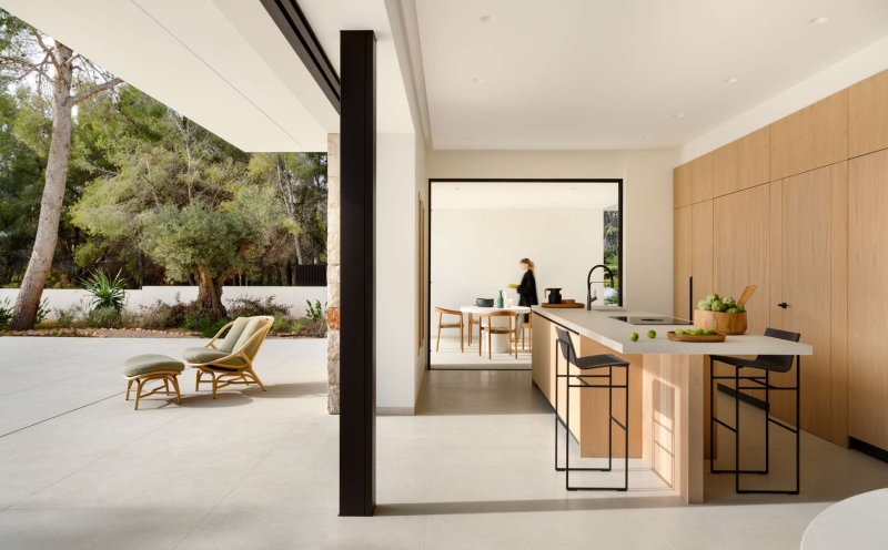 This Home Looks Minimal, But It’s Full of Subtle Emotion