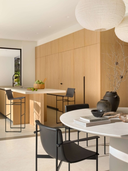 This Home Looks Minimal, But It’s Full of Subtle Emotion