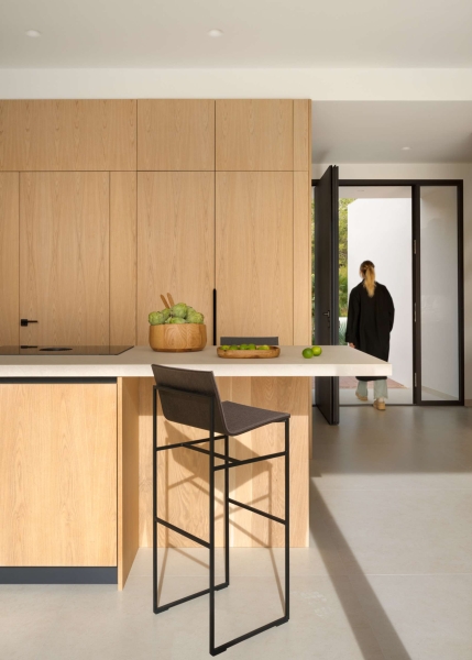 This Home Looks Minimal, But It’s Full of Subtle Emotion