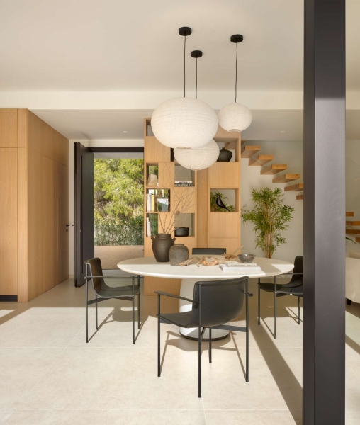This Home Looks Minimal, But It’s Full of Subtle Emotion