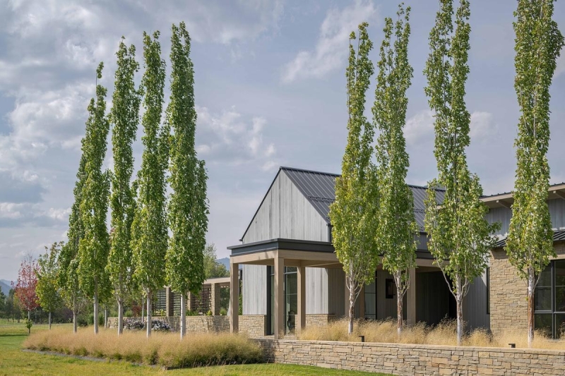 A Modern Farmhouse Full Of Southern Warmth and Mountain Stillness