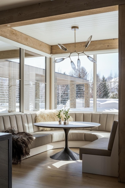 A Modern Farmhouse Full Of Southern Warmth and Mountain Stillness