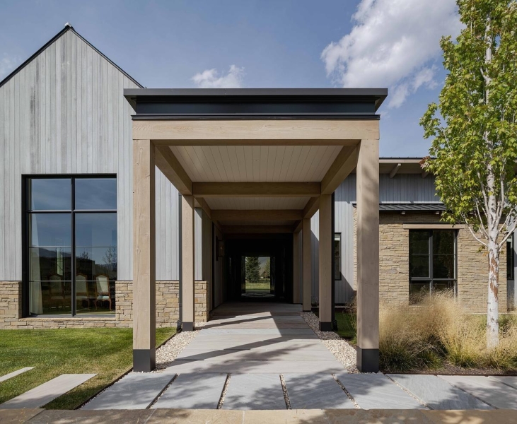A Modern Farmhouse Full Of Southern Warmth and Mountain Stillness