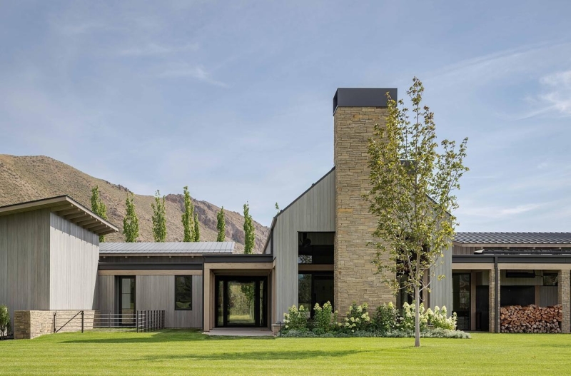A Modern Farmhouse Full Of Southern Warmth and Mountain Stillness