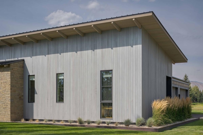 A Modern Farmhouse Full Of Southern Warmth and Mountain Stillness
