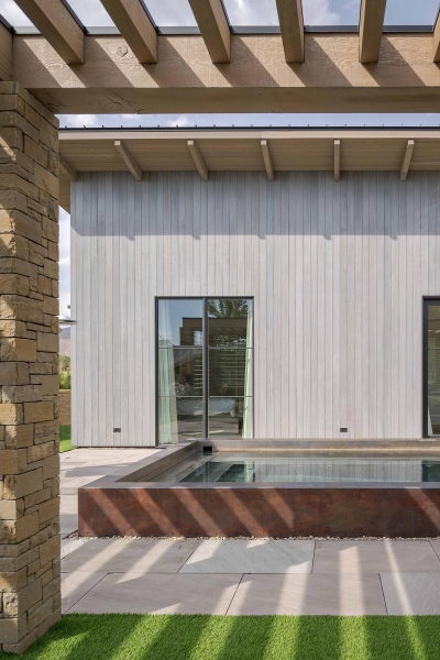 A Modern Farmhouse Full Of Southern Warmth and Mountain Stillness