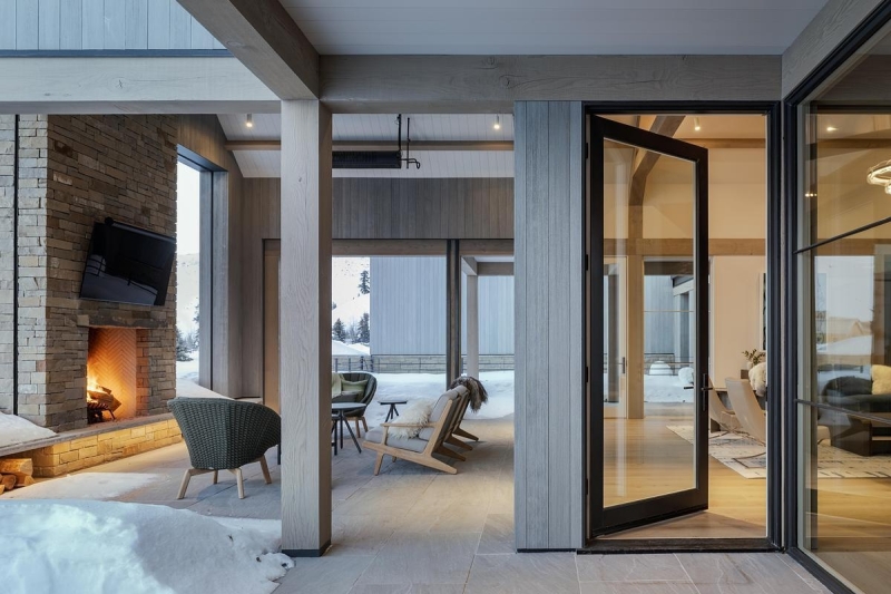A Modern Farmhouse Full Of Southern Warmth and Mountain Stillness