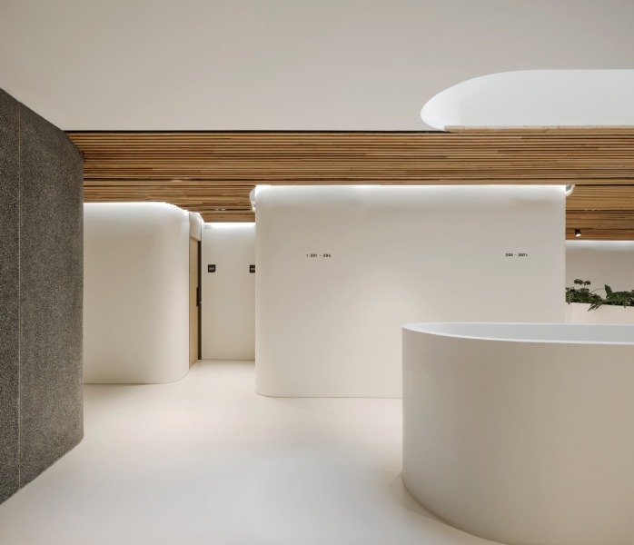 A Sculptural Facade Hides One Of This City's Most Tranquil Stays