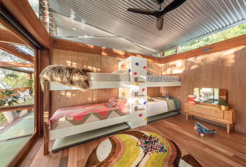 Above the Ground, Among the Leaves: A Modest Prefab Timber Home in the Trees