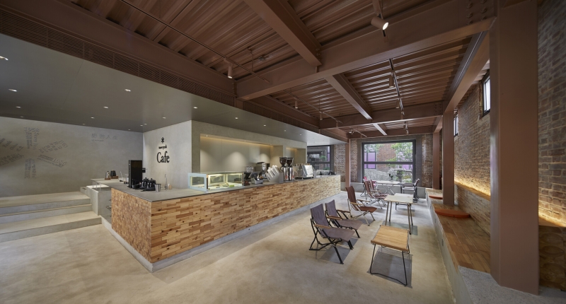 Before and After - A Renovated 1950s Red-Brick Warehouse Turned It Into A Cafe