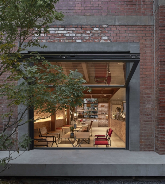 Before and After - A Renovated 1950s Red-Brick Warehouse Turned It Into A Cafe