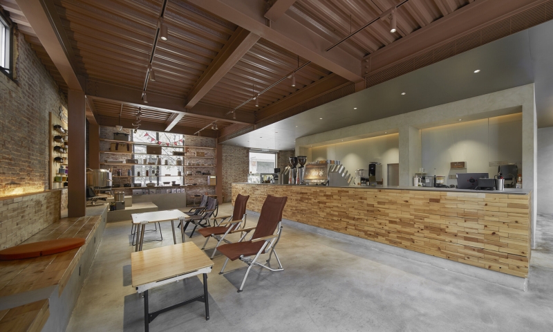 Before and After - A Renovated 1950s Red-Brick Warehouse Turned It Into A Cafe