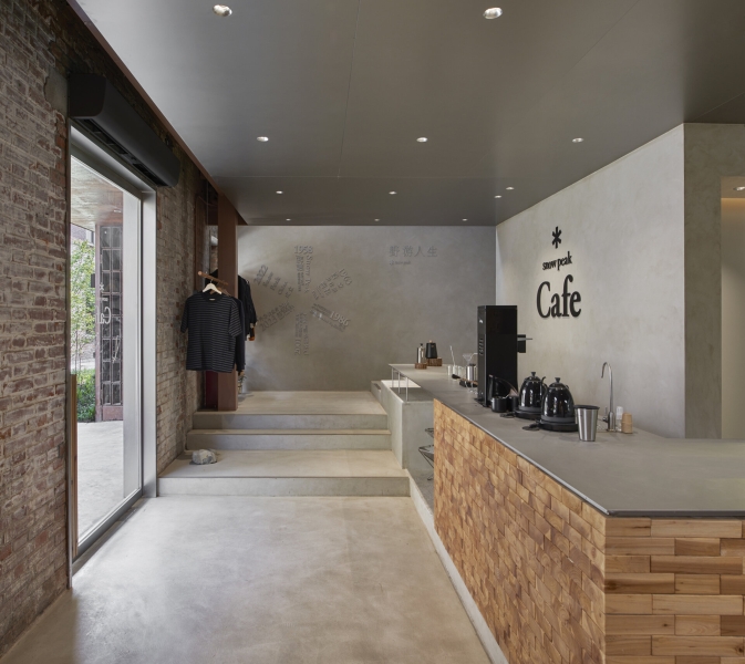 Before and After - A Renovated 1950s Red-Brick Warehouse Turned It Into A Cafe