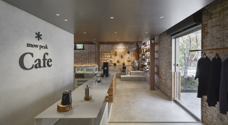 Before and After - A Renovated 1950s Red-Brick Warehouse Turned It Into A Cafe