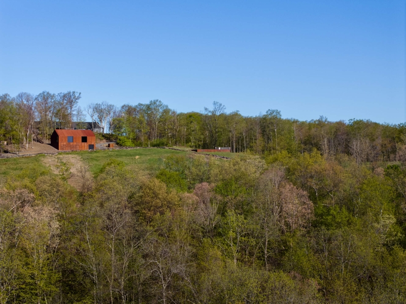 Exploring A House and Barn Where Raw Materials Meet Scenic Views