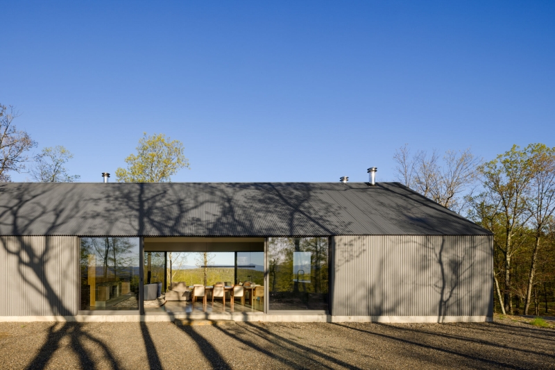 Exploring A House and Barn Where Raw Materials Meet Scenic Views