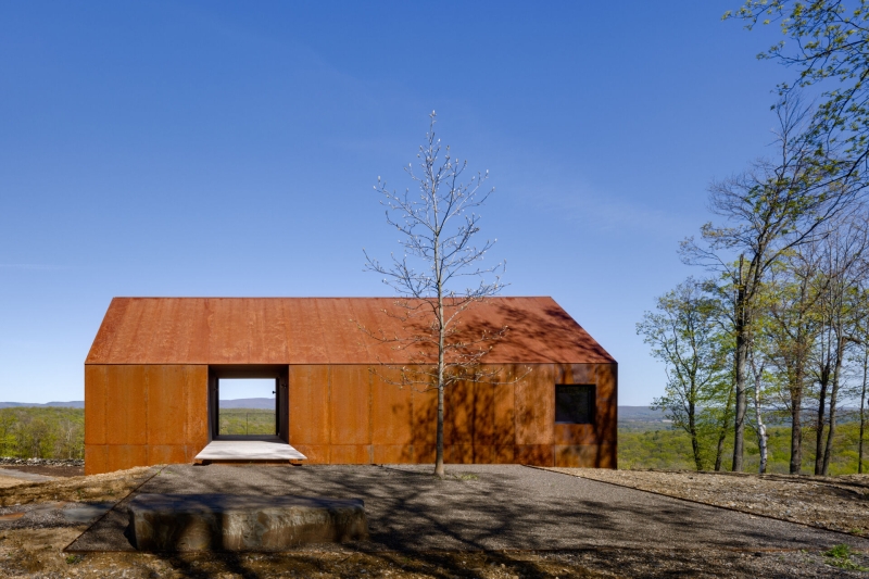Exploring A House and Barn Where Raw Materials Meet Scenic Views