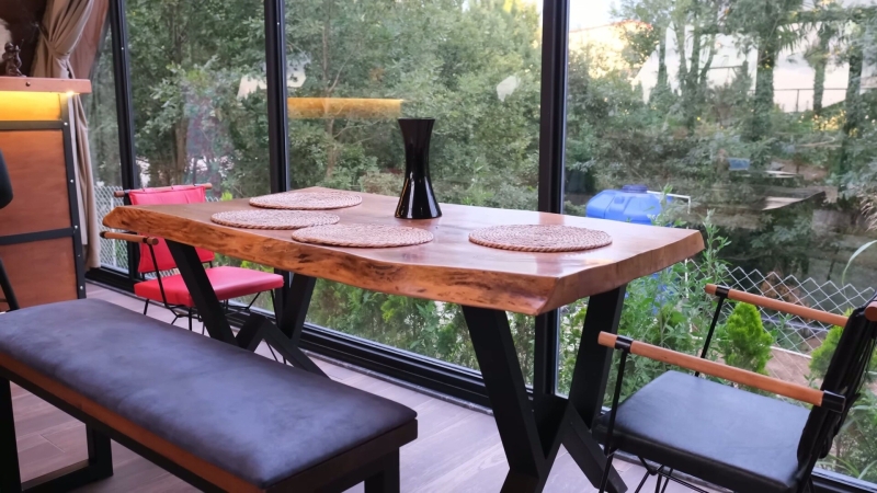 Inside a Japanese-Inspired Vineyard Home in Turkey
