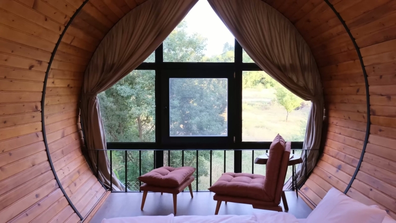 Inside a Japanese-Inspired Vineyard Home in Turkey