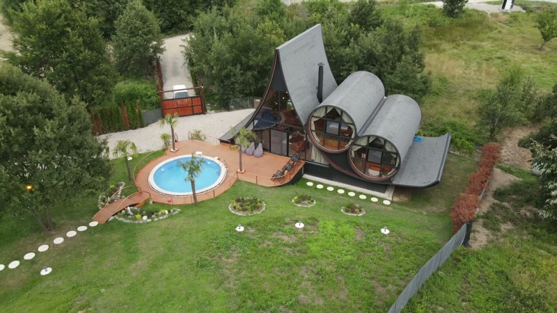 Inside a Japanese-Inspired Vineyard Home in Turkey