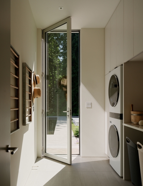 Inside a Wooded Hideaway Where Every Room Opens to Nature, Even the Sauna