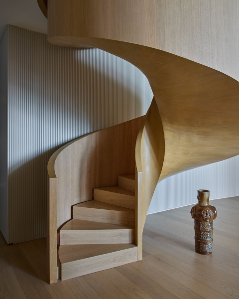 The Horizon Shapes Every Room Inside This Apartment