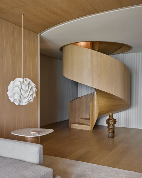 The Horizon Shapes Every Room Inside This Apartment