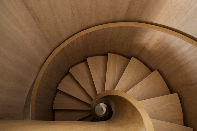 The Horizon Shapes Every Room Inside This Apartment