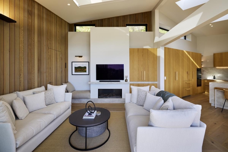The Ocean Is Just Below: A Home That Hangs Off The Edge Of A Cliff