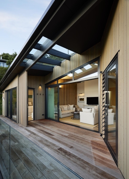 The Ocean Is Just Below: A Home That Hangs Off The Edge Of A Cliff