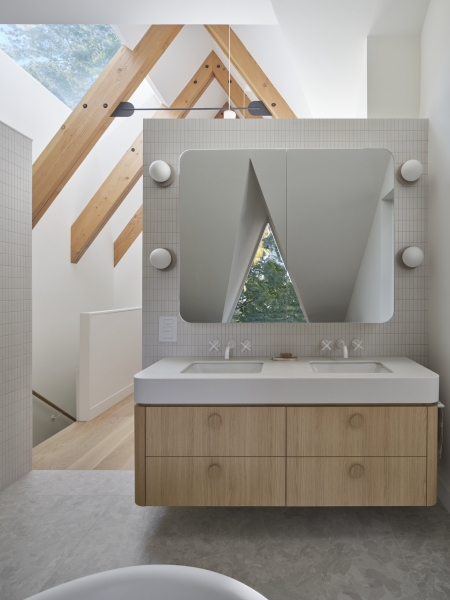 The Stairwell That Changed Everything in This Victorian Home